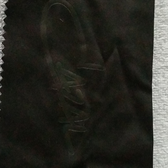 Sunglasses - Picture 4 of 7